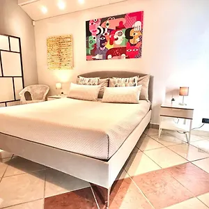 https://aduepassi-bb.it-tuscanyhotel.com